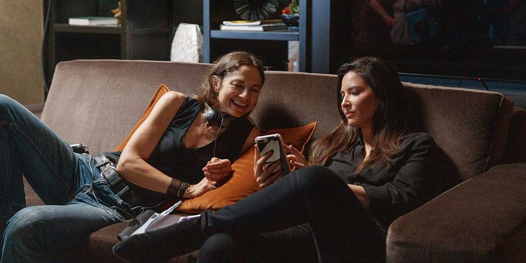 Director Justine Bateman and actor Olivia Munn on the set of 'Violet'