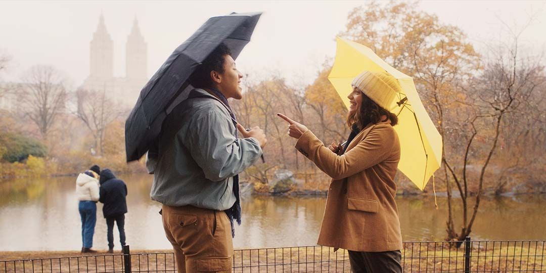 Jaboukie Young-White and Francesca Reale in 'Dating & New York'