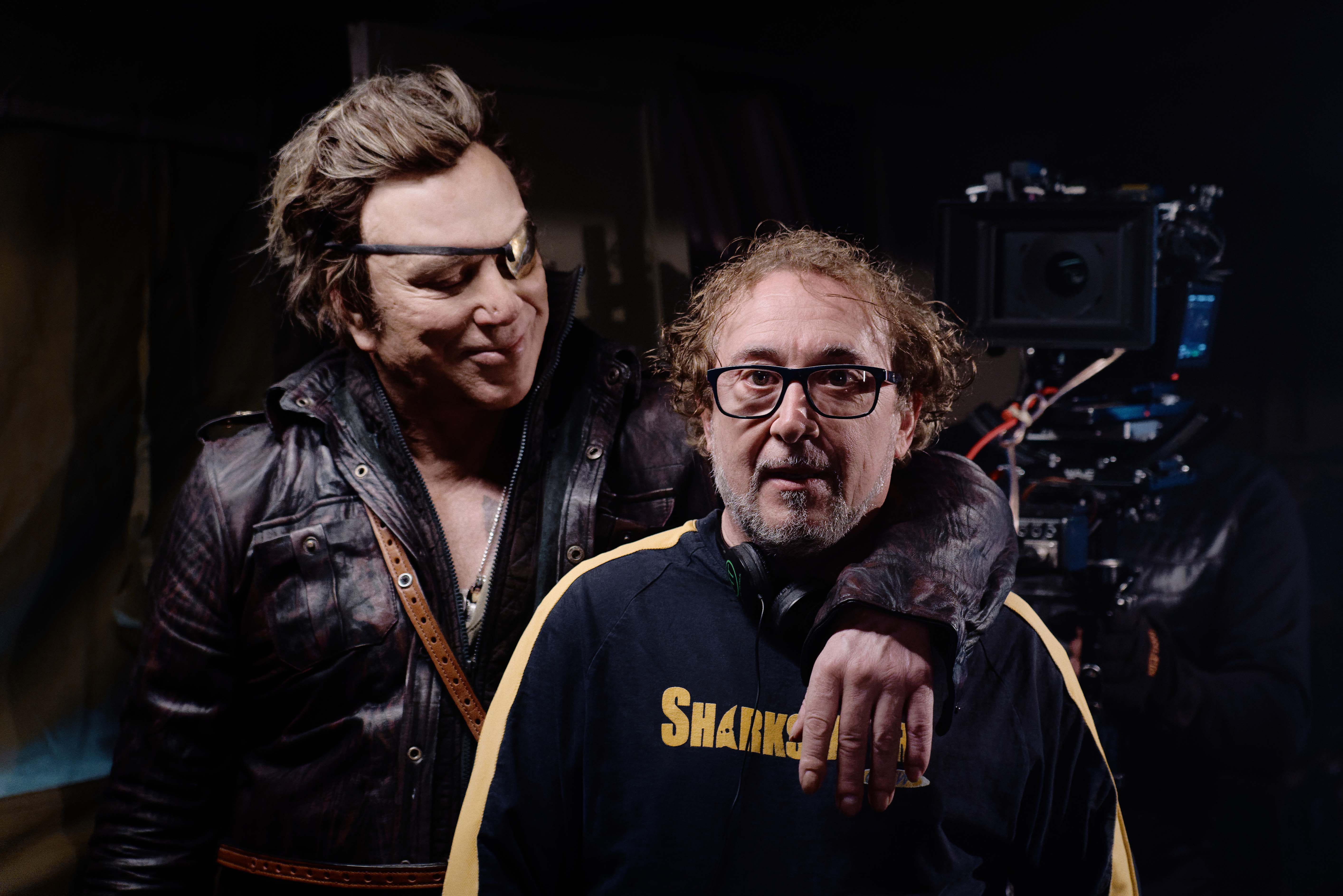 (L-R) Actor Mickey Rourke and Co-Writer/Director Mauro Borrelli behind the scenes of the horror/supernatural thriller, WARHUNT, a Saban Films release. Photo courtesy of Saban Films.