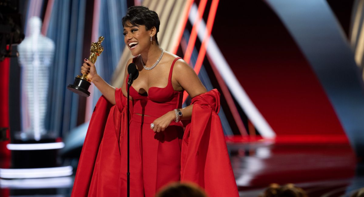 Ariana DeBose accepts the Oscar