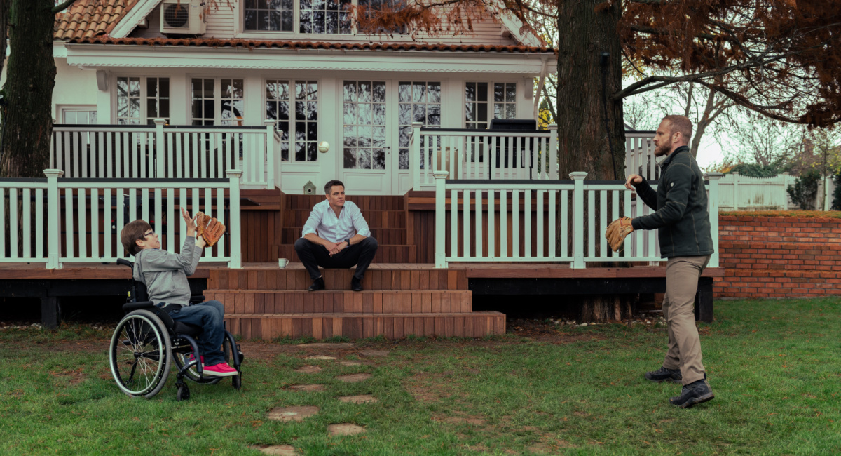 Chris Pine and Ben Foster playing catch