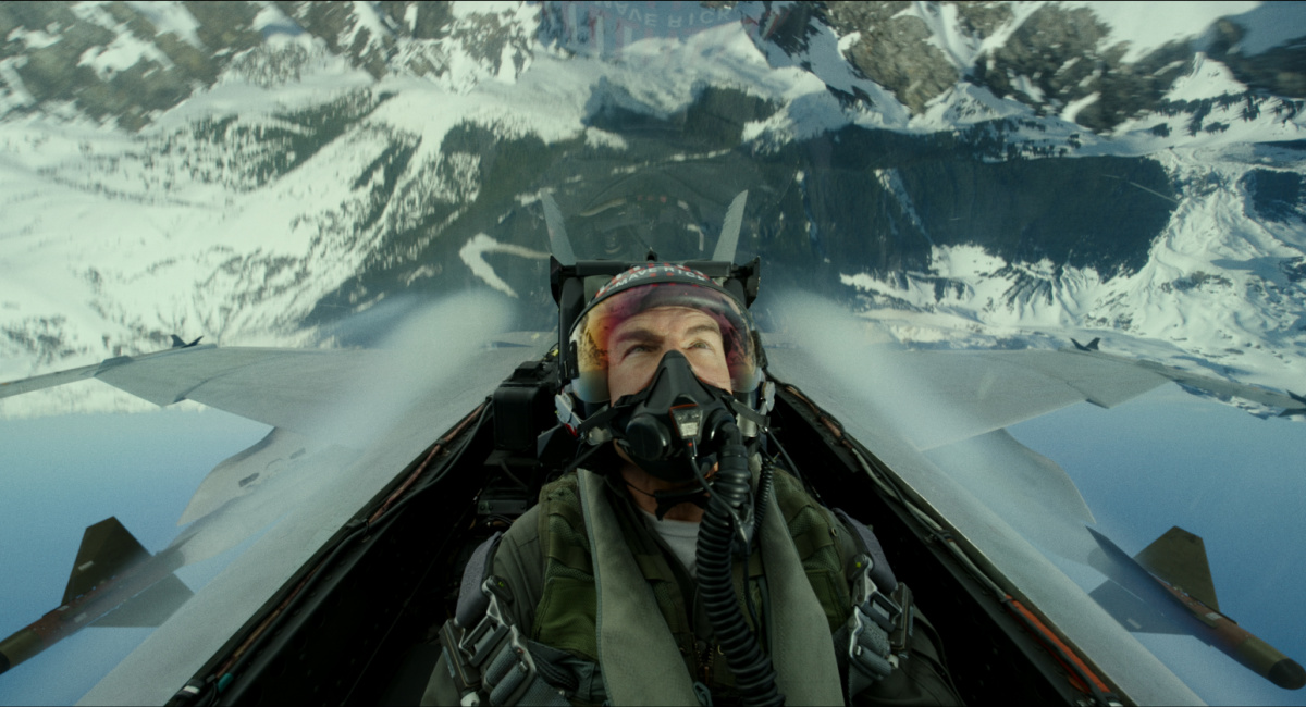 Tom Cruise in plane