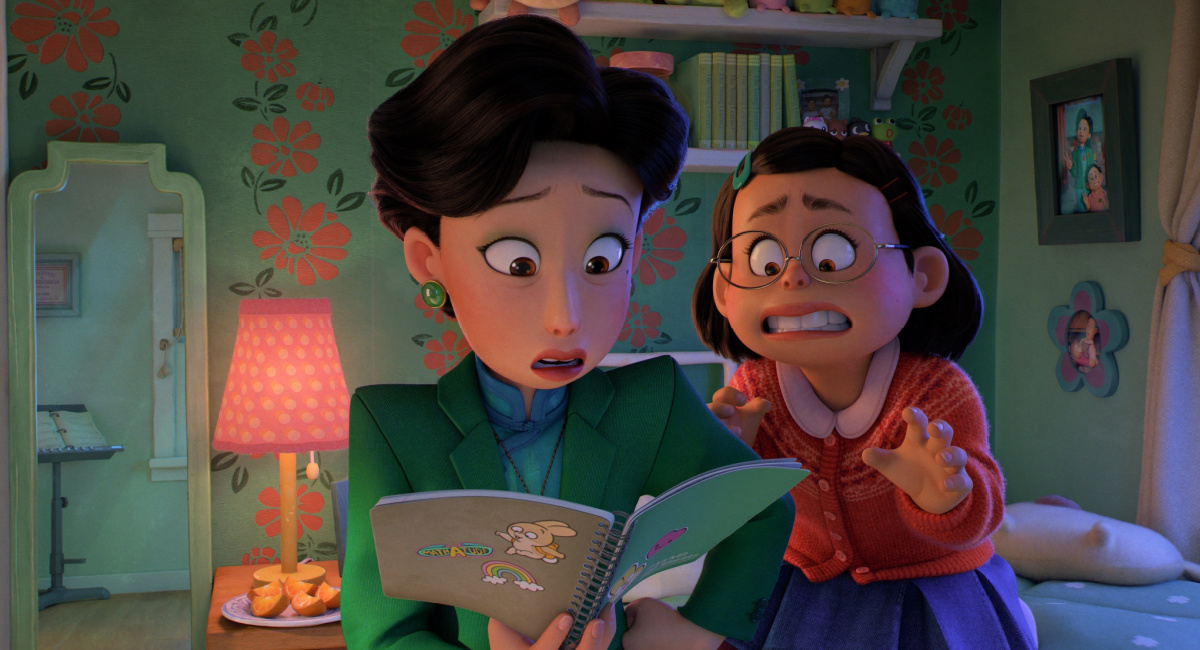 Mei Lee and mother on bed