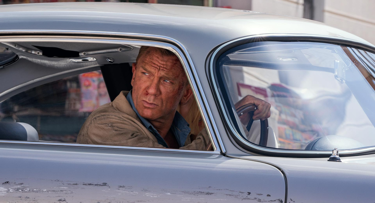 James Bond (Daniel Craig) and Dr. Madeleine Swann (Léa Seydoux) in 'No Time To Die.'