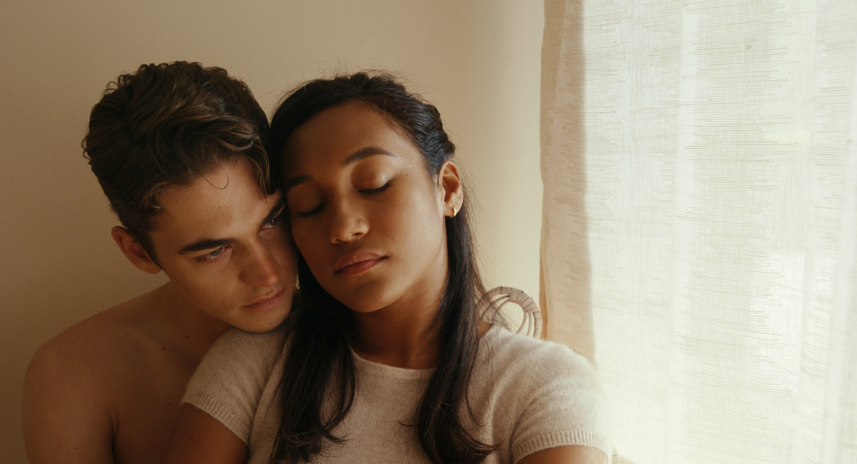 Hero Fiennes Tiffin and Sydney Park in 'First Love.'