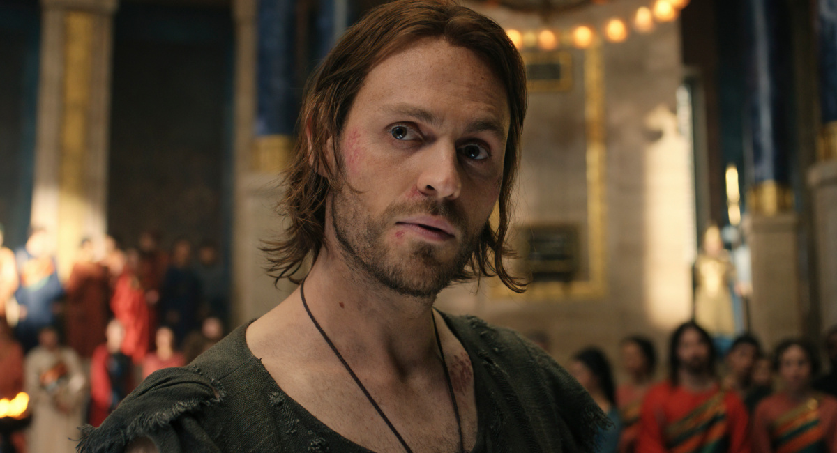 Charlie Vickers (Halbrand) in Prime Video's 'The Lord of the Rings: The Rings of Power.'