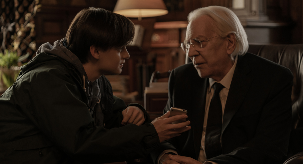 Jaeden Martell as Craig and Donald Sutherland as Mr. Harrigan in 'Mr. Harrigan’s Phone.'