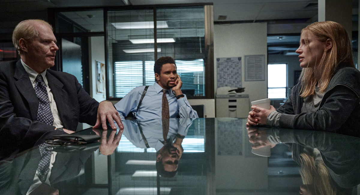 Noah Emmerich, Nnamdi Asomugha, and Jessica Chastain in Netflix's 'The Good Nurse.'