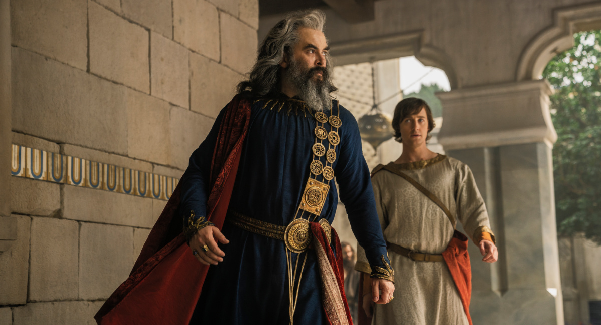 Trystan Gravelle (Pharazôn), and Leon Wadham (Kemen) in 'The Lord of the Rings: The Rings of Power.'