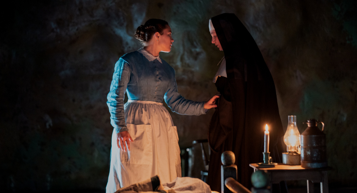Florence Pugh and Elaine Cassidy in Netflix's 'The Wonder.'