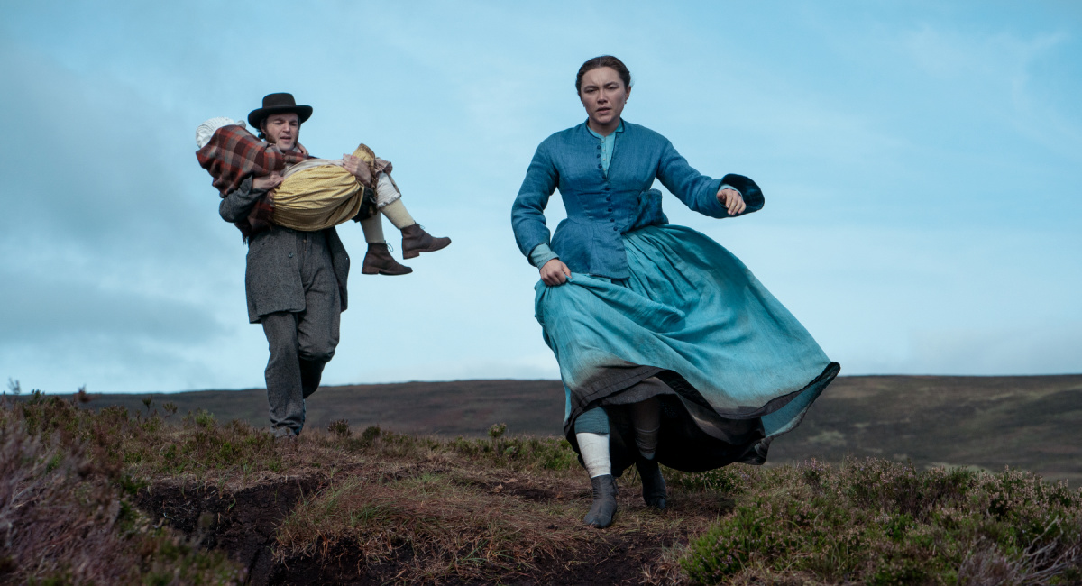 Tom Burke, Kíla Lord Cassidy and Florence Pugh in Netflix's 'The Wonder.'