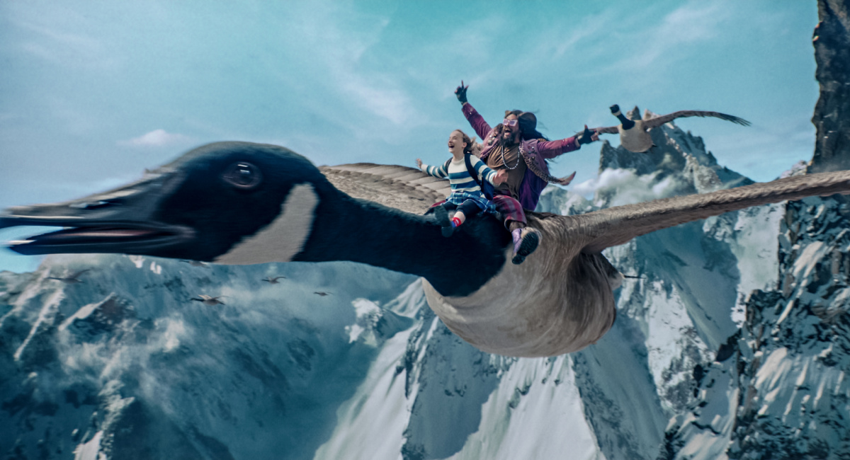 Marlow Barkley as Nemo and Jason Momoa as Flip in 'Slumberland.'