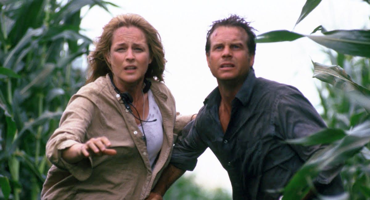 Helen Hunt as Dr. Joanne "Jo" Harding and Bill Paxton as Dr. William "Bill/The Extreme" Harding in 1996's 'Twister.'