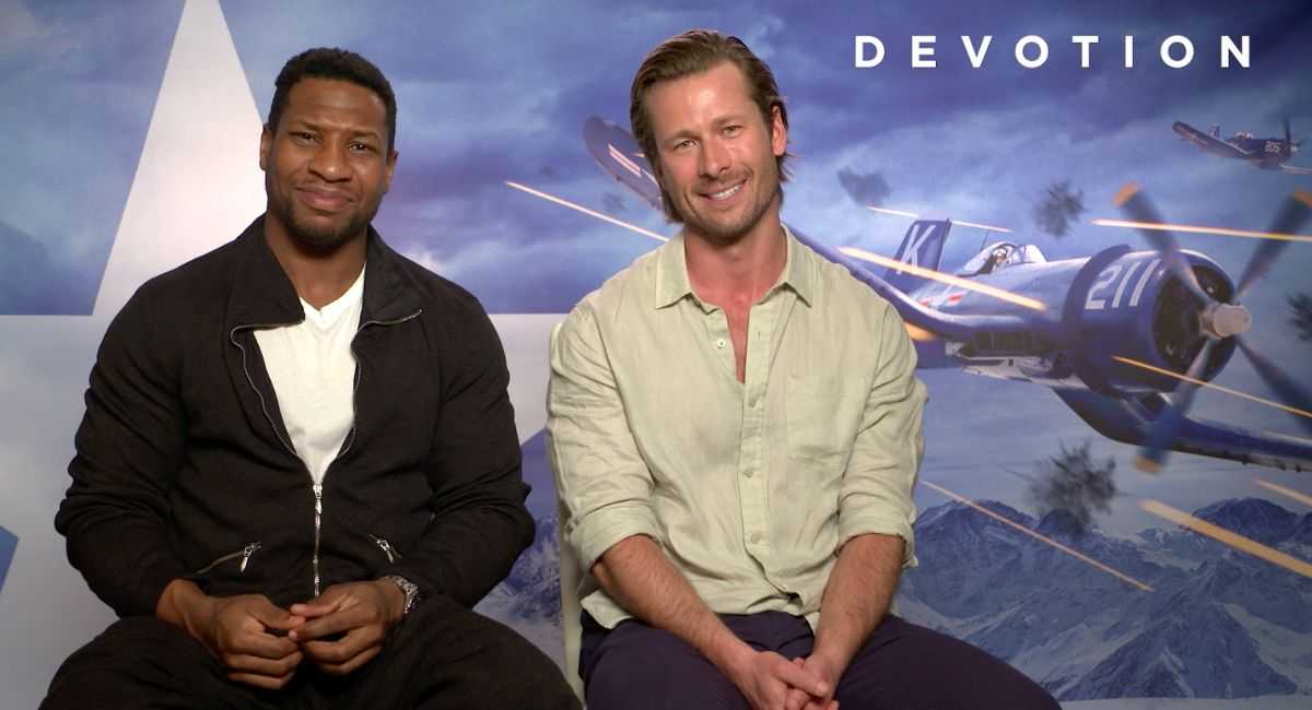 Jonathan Majors and Glen Powell Talk 'Devotion'