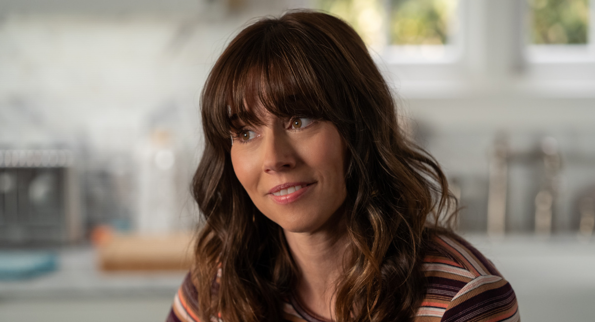 Interview: Linda Cardellini on 'Dead to Me' Season 3 Finale