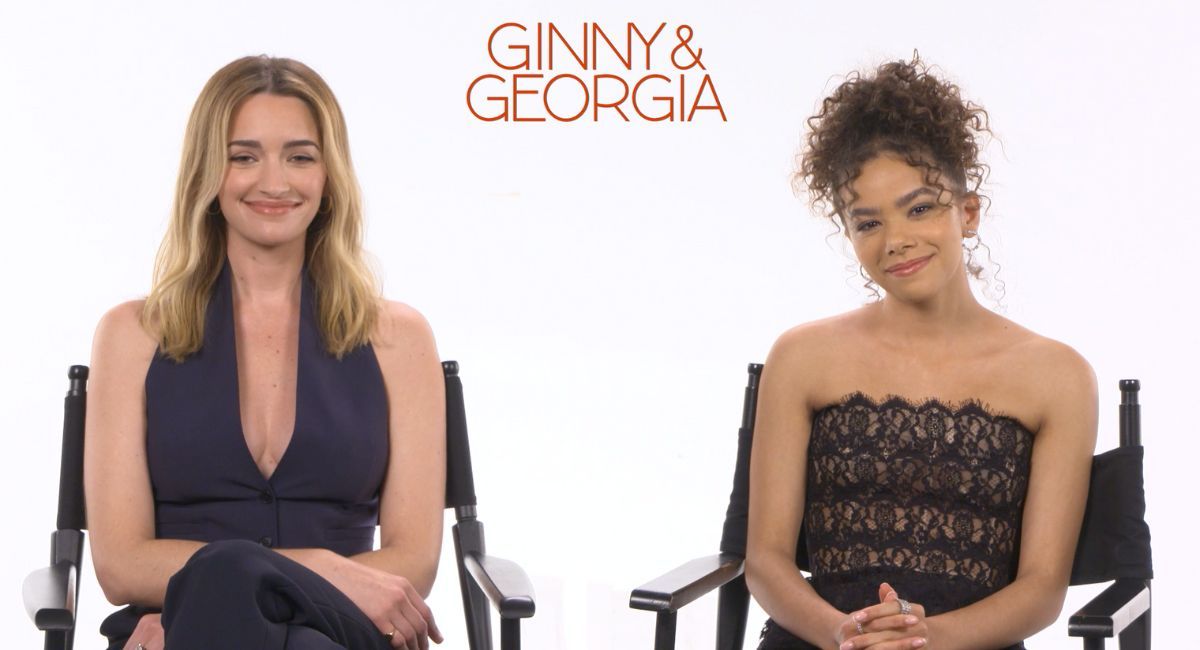 Brianne Howey and Antonia Gentry star in 'Ginny & Georgia' season 2 on Netflix.