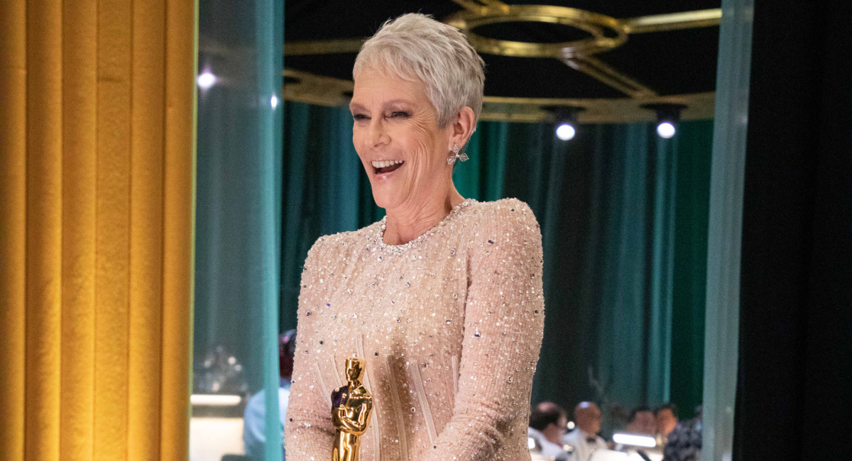 Jamie Lee Curtis poses backstage with the Oscar® for Actress in a Supporting Role during the live ABC telecast of the 95th Oscars® at Dolby® Theatre at Ovation Hollywood on Sunday, March 12, 2023.
