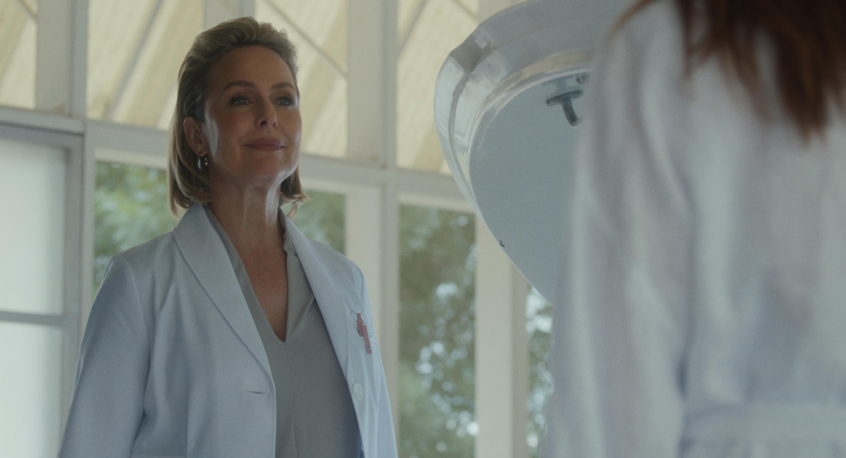 Melora Hardin as Dr. Elizabeth Simmons in Hulu's 'Clock.'