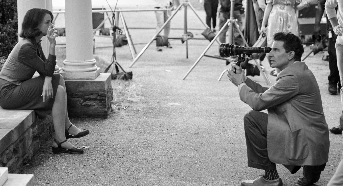 Carey Mulligan as Felicia Montealegre and Bradley Cooper (Director/Writer) as Leonard Bernstein in 'Maestro.'