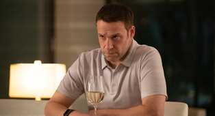Movie Review: ‘Dumb Money’