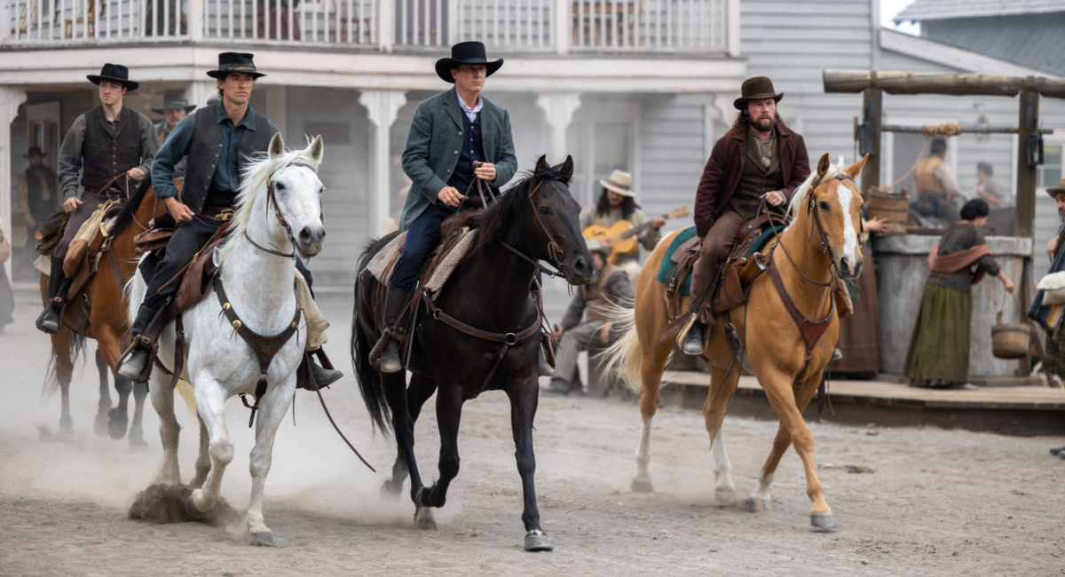 Tom Blyth and Linus Roache in 'Billy the Kid' season 2.