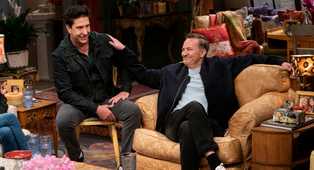‘Friends’ Actor Matthew Perry Dies