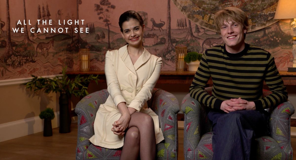 Aria Mia Loberti and Louis Hofmann star in Netflix's 'All the Light We Cannot See.'