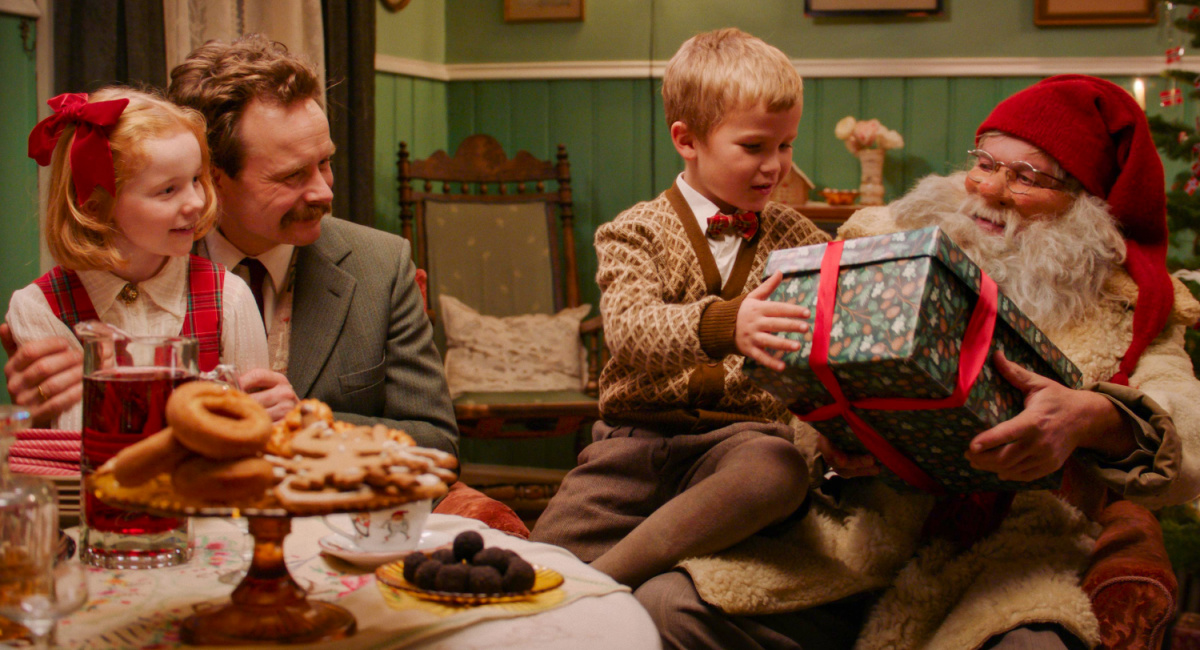 'Teddy's Christmas' opens in U.S. theaters on December 1st.