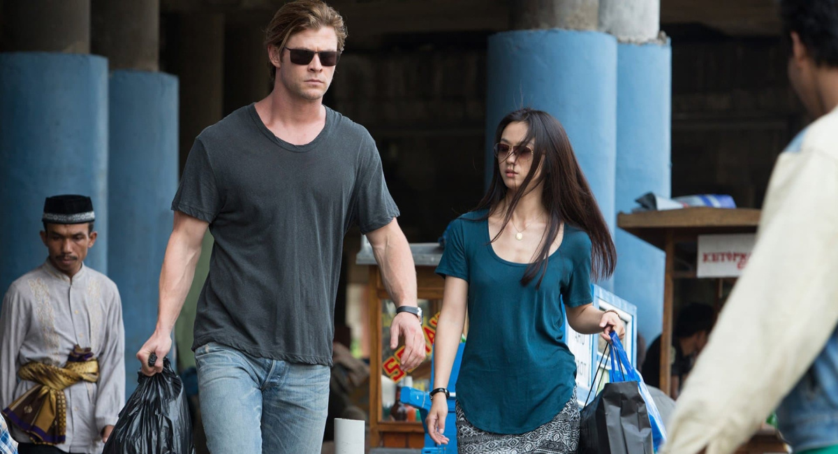Chris Hemsworth as Nicholas Hathaway and Tang Wei as Chen Lien 2015's 'Blackhat.'