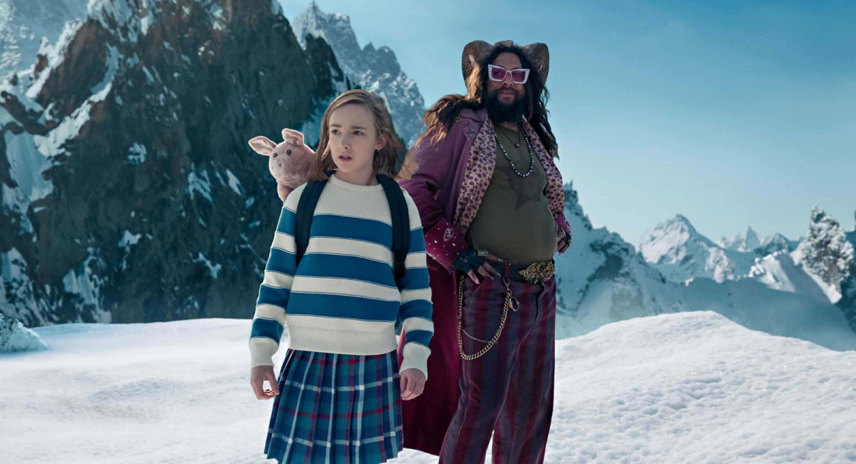 Marlow Barkley and Jason Momoa in 'Slumberland.'