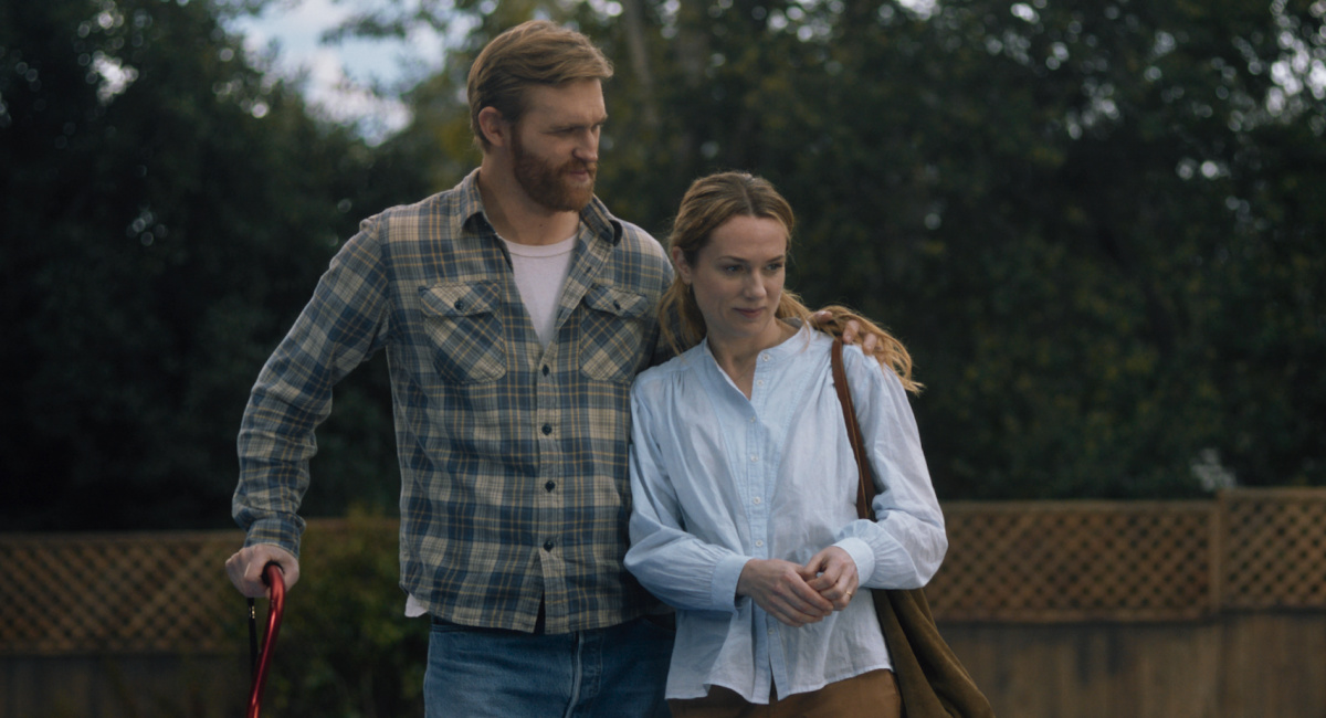 (from left) Ray Waller (Wyatt Russell) and Eve Waller (Kerry Condon) in 'Night Swim,' directed by Bryce McGuire.