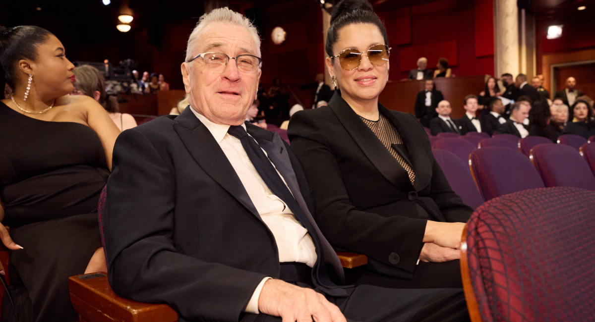 Oscar® nominee Robert De Niro and Tiffany Chen at the 96th Oscars® at the Dolby® Theatre at Ovation Hollywood on Sunday, March 10, 2024. Credit/Provider: Warrick Page ©A.M.P.A.S. Copyright: ©A.M.P.A.S.