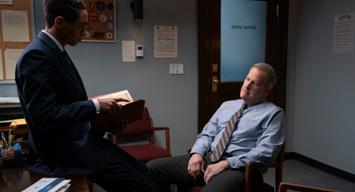 Kyle Beltran (Detective Fisher) and Jeff Daniels (Detective Del Harris) in 'American Rust: Broken Justice.'
