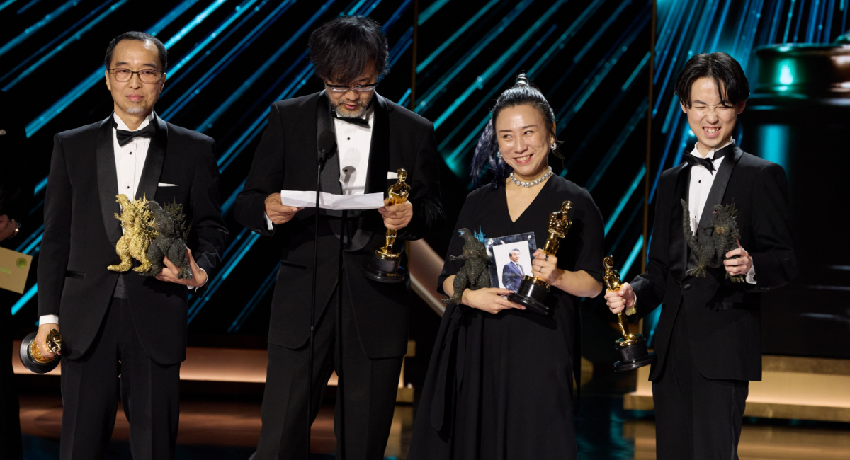 (L to R) Masaki Takahashi, Takashi Yamazaki, Kiyoko Shibuya and Tatsuji Nojima accept the Oscar® for Visual Effects during the live ABC telecast of the 96th Oscars® at the Dolby® Theatre at Ovation Hollywood on Sunday, March 10, 2024. Credit/Provider: Trae Patton ©A.M.P.A.S. Copyright: ©A.M.P.A.S.