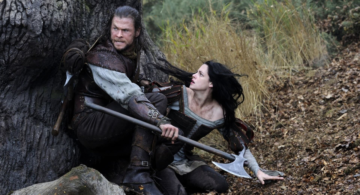 Chris Hemsworth and Kristen Stewart in 'Snow White and the Huntsman'.