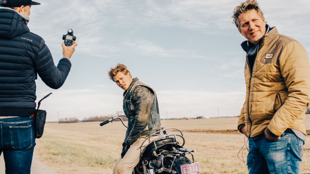 Director of photography Adam Stone, actor Austin Butler and director Jeff Nichols on the set of 'The Bikeriders', a Focus Features release. Credit: Kyle Kaplan/Focus Features. © 2024 Focus Features. All Rights Reserved.