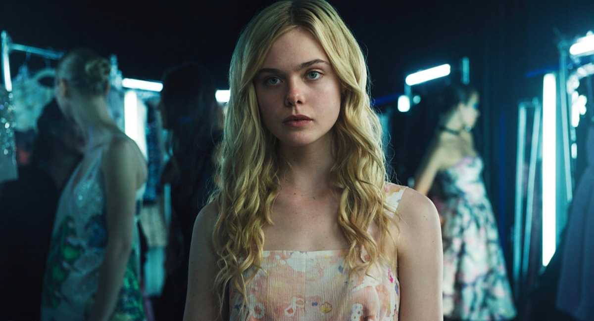 Elle Fanning in Talks for New ‘Predator’ Movie ‘Badlands’