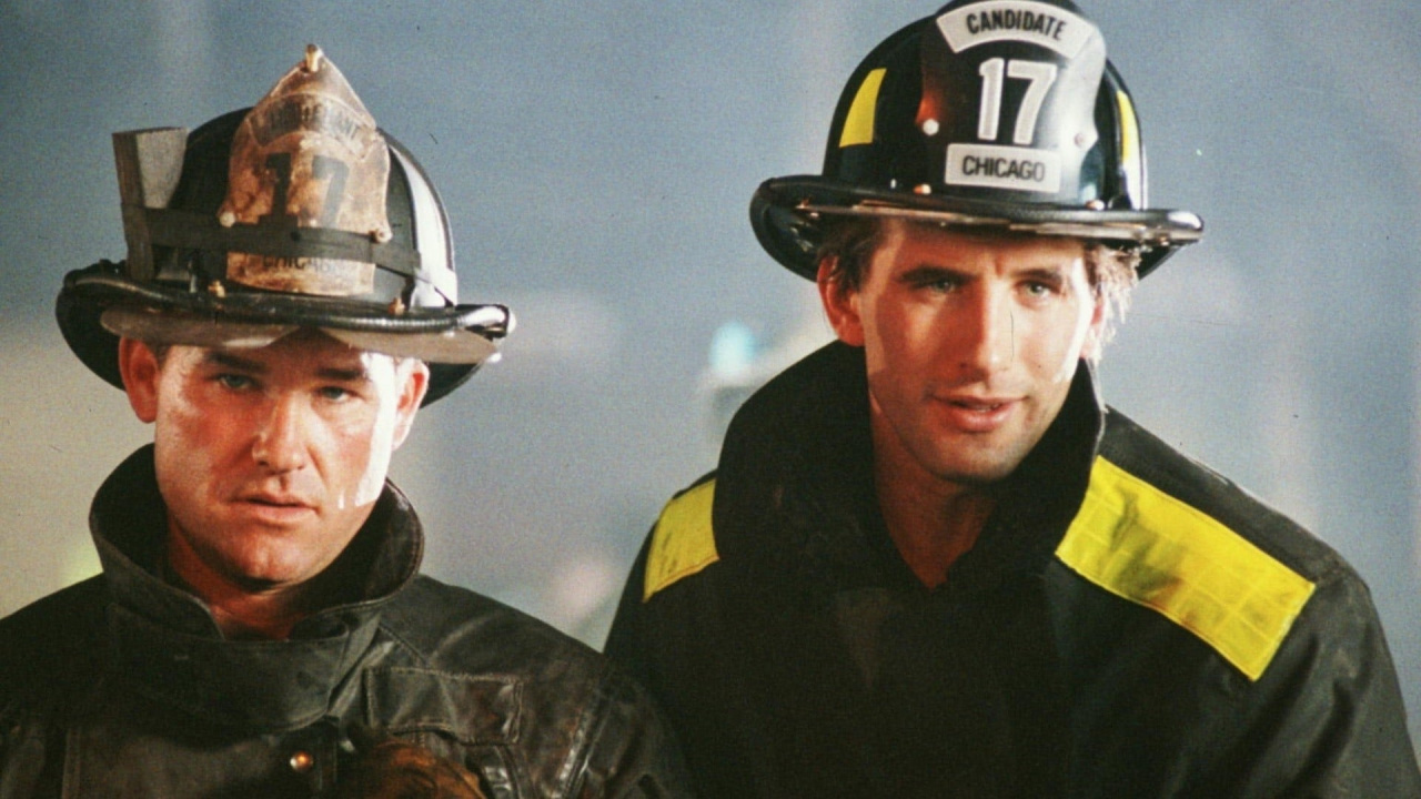 Kurt Russell and William Baldwin in 'Backdraft'.