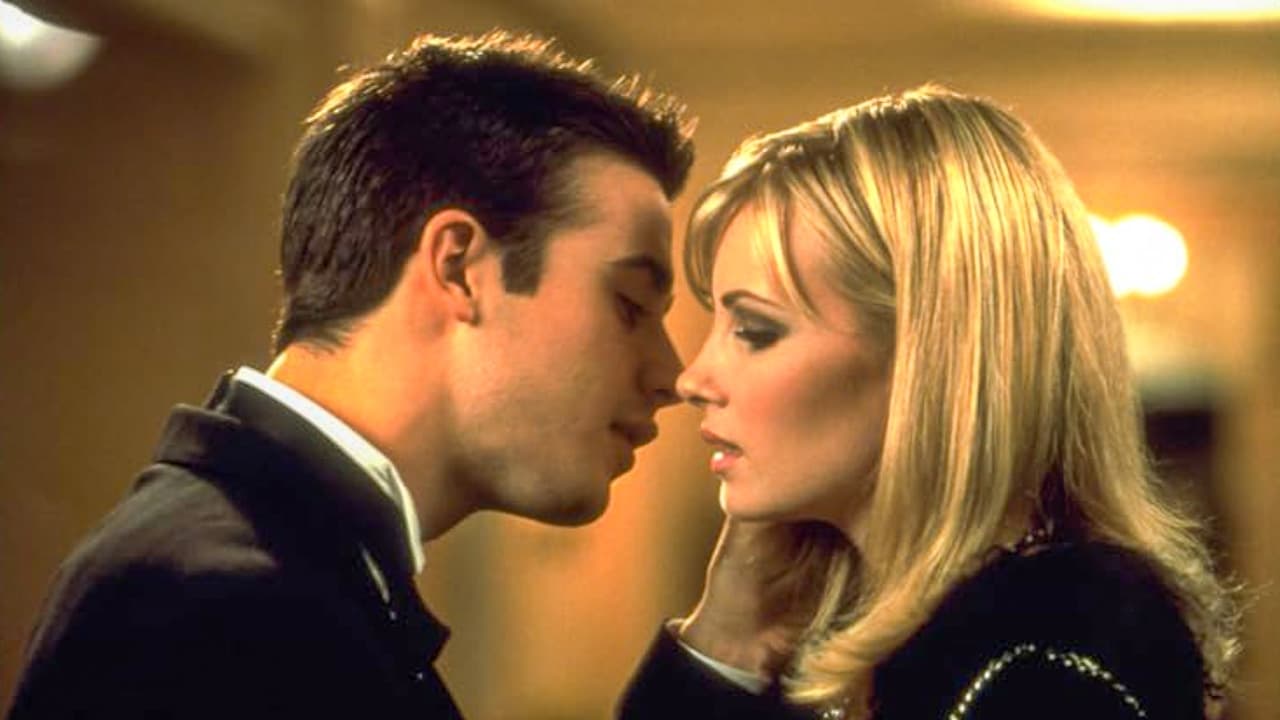 Freddie Prinze Jr. and Monica Potter in 'Head Over Heels.'