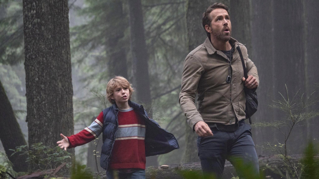 Walker Scobell and Ryan Reynolds in 'The Adam Project'.