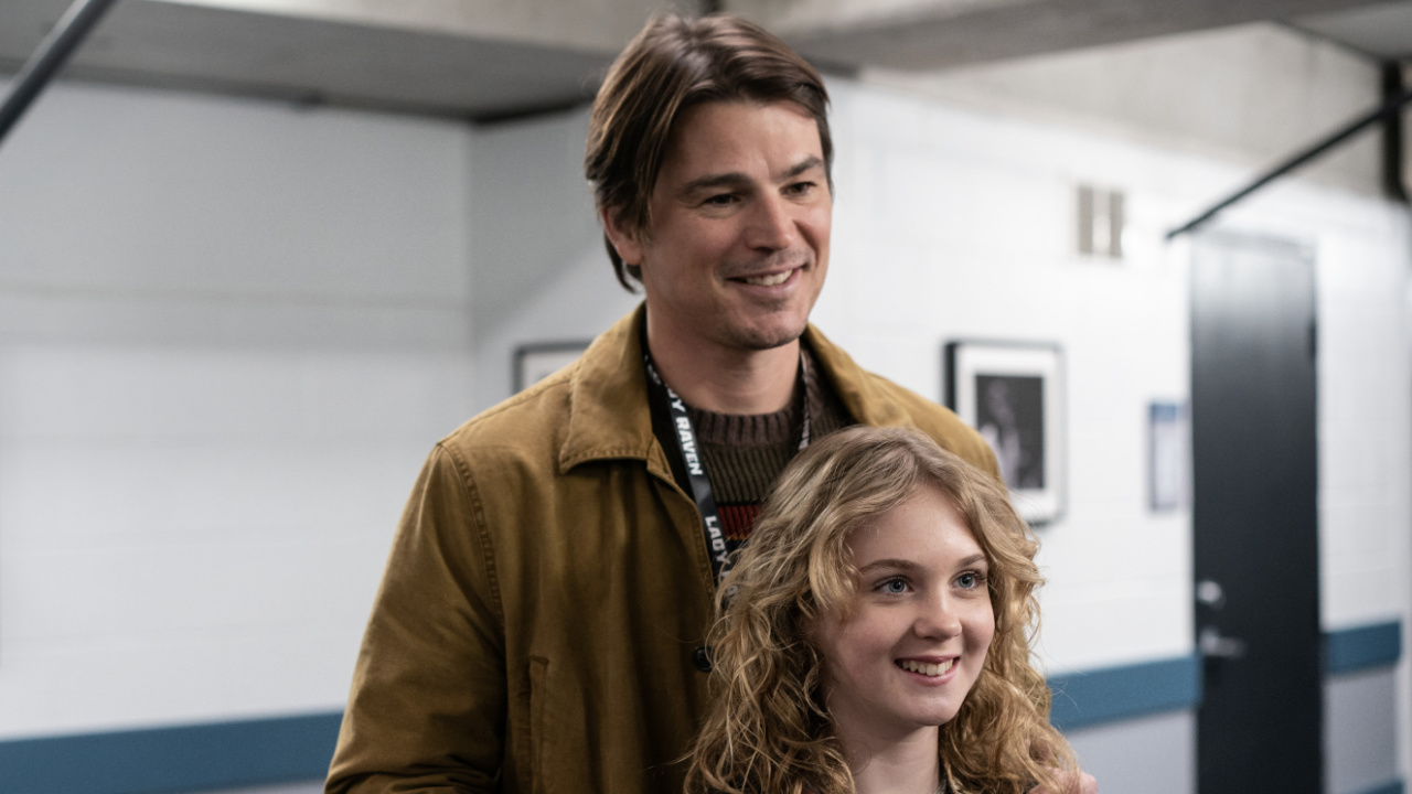 Josh Hartnett as Cooper and Ariel Donoghue as Riley in Warner Bros. Pictures’ crime drama thriller 'Trap,' a Warner Bros. Pictures release.