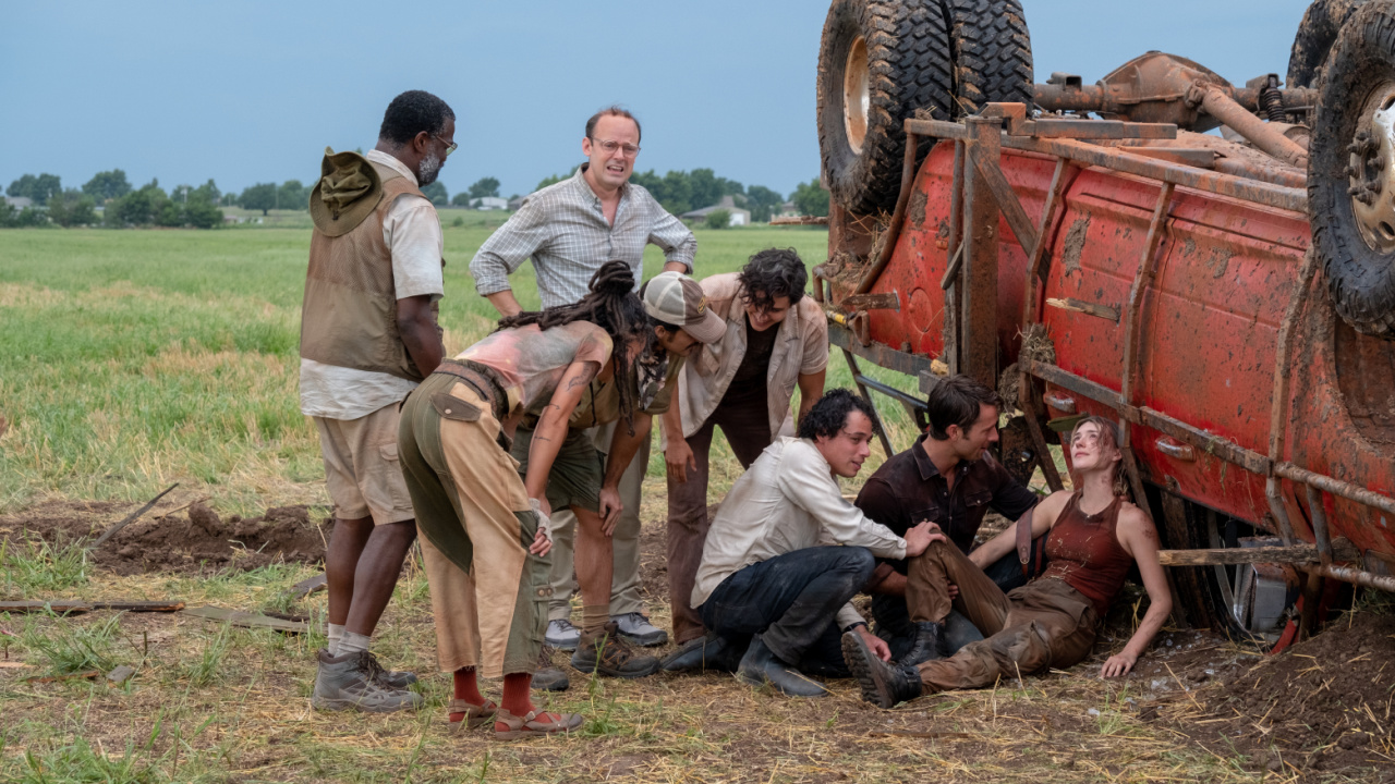 (from left) Dexter (Tunde Adebimpe), Lily (Sasha Lane), Ben (Harry Hadden-Paton), Boone (Brandon Perea), Dani (Katy O’Brian), Javi (Anthony Ramos), Tyler (Glen Powell) and Kate (Daisy Edgar-Jones) in 'Twisters', directed by Lee Isaac Chung.