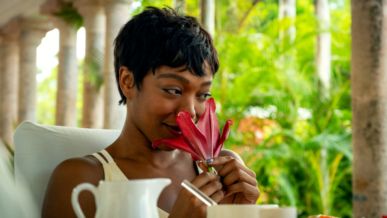 (L to R) Naomi Ackie stars as Frida in director Zoë Kravitz's 'Blink Twice', an Amazon MGM Studios film.