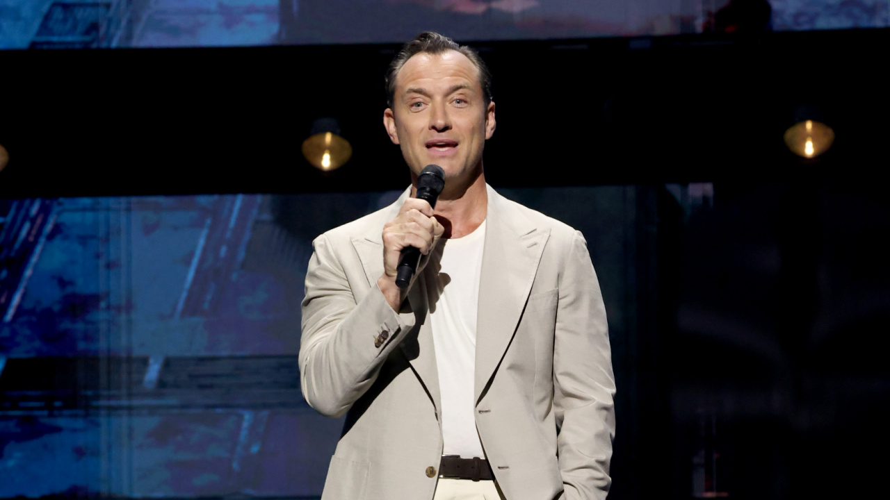 Jude Law presenting 'Star Wars: Skeleton Crew' at D23 2024. Photo: Disney.