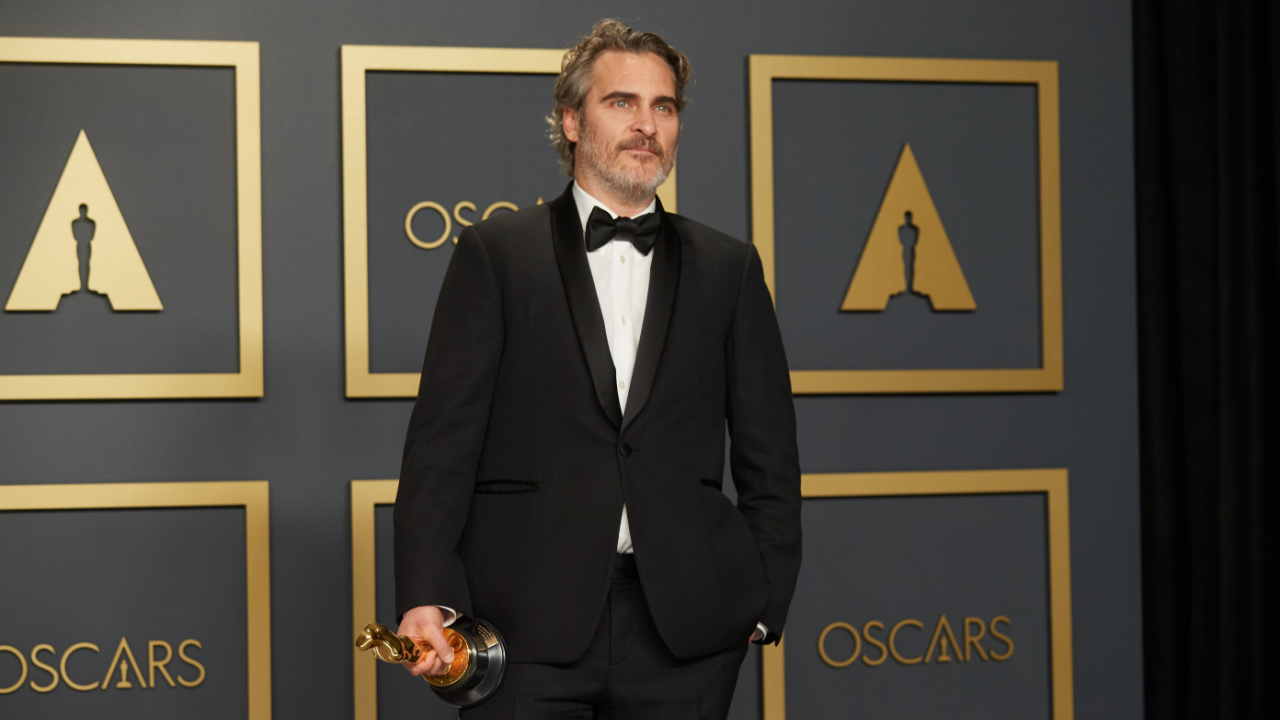 Joaquin Phoenix poses backstage with the Oscar® for Actor In A Leading Role during the live ABC Telecast of The 92nd Oscars® at the Dolby® Theatre in Hollywood, CA on Sunday, February 9, 2020. Credit/Provider: Nick Agro / ©A.M.P.A.S. Copyright: ©A.M.P.A.S.