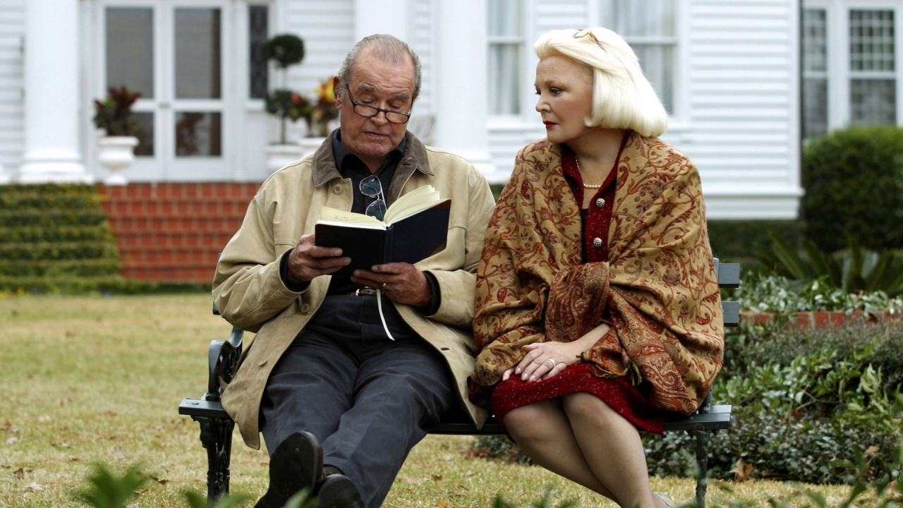 (L to R) James Garner and Gena Rowlands in 'The Notebook'. Photo: New Line Cinema.