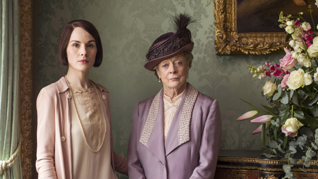 (L to R) Michelle Dockery and Maggie Smith in 'Downton Abbey'. Photo: ITV.