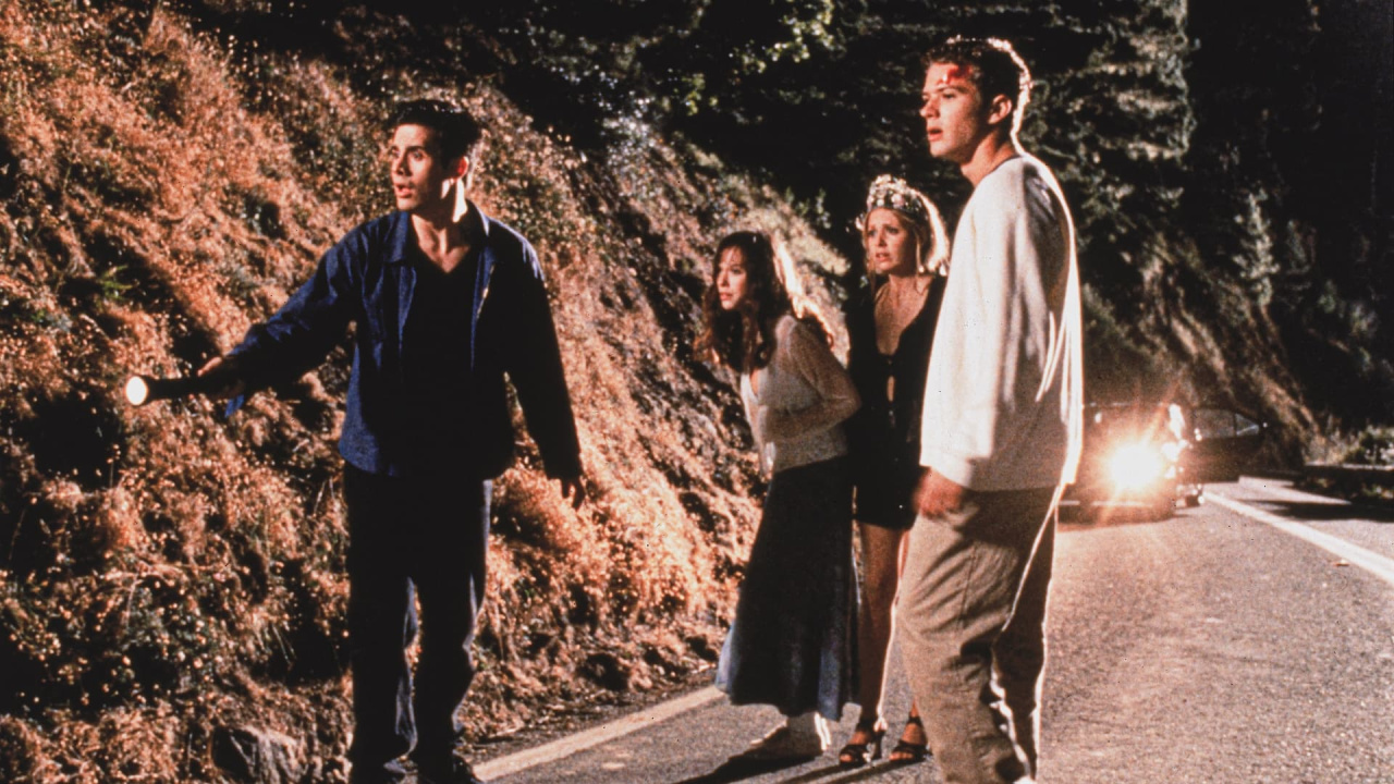 (L to R) Freddie Prinze Jr., Jennifer Love Hewitt, Sarah Michelle Gellar and Ryan Phillippe in 'I Know What You Did Last Summer'. Photo: Columbia Pictures.