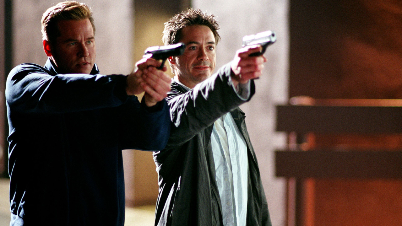 (L to R) Val Kilmer and Robert Downey Jr. in 'Kiss Kiss Bang Bang.' Photo: Warner Bros.