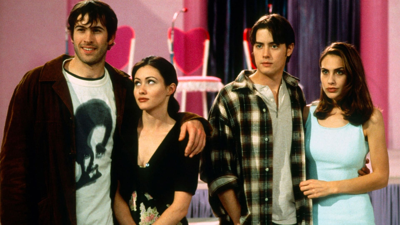 (Left to right) Jason Lee, Shannen Doherty, Jeremy London and Claire Forlani in 